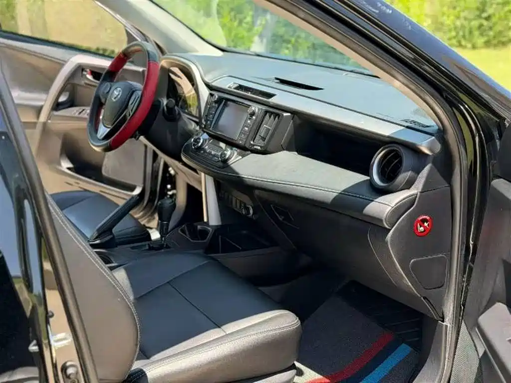 Toyota RAV4 2019 — фото 4