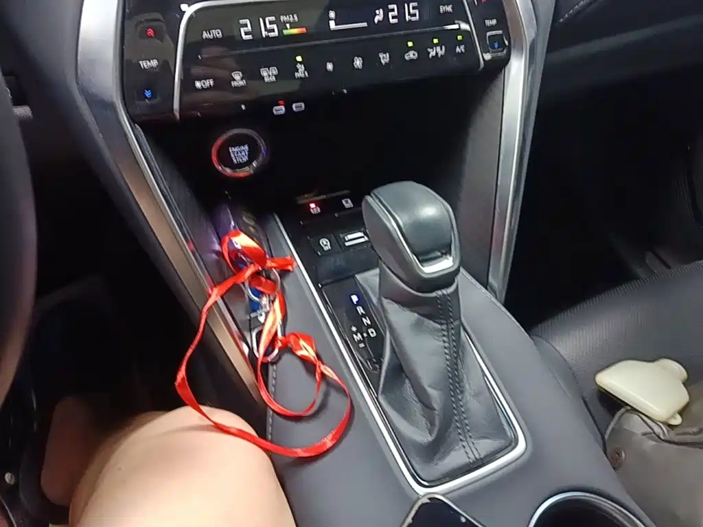 Toyota Harrier 2023 — фото 14
