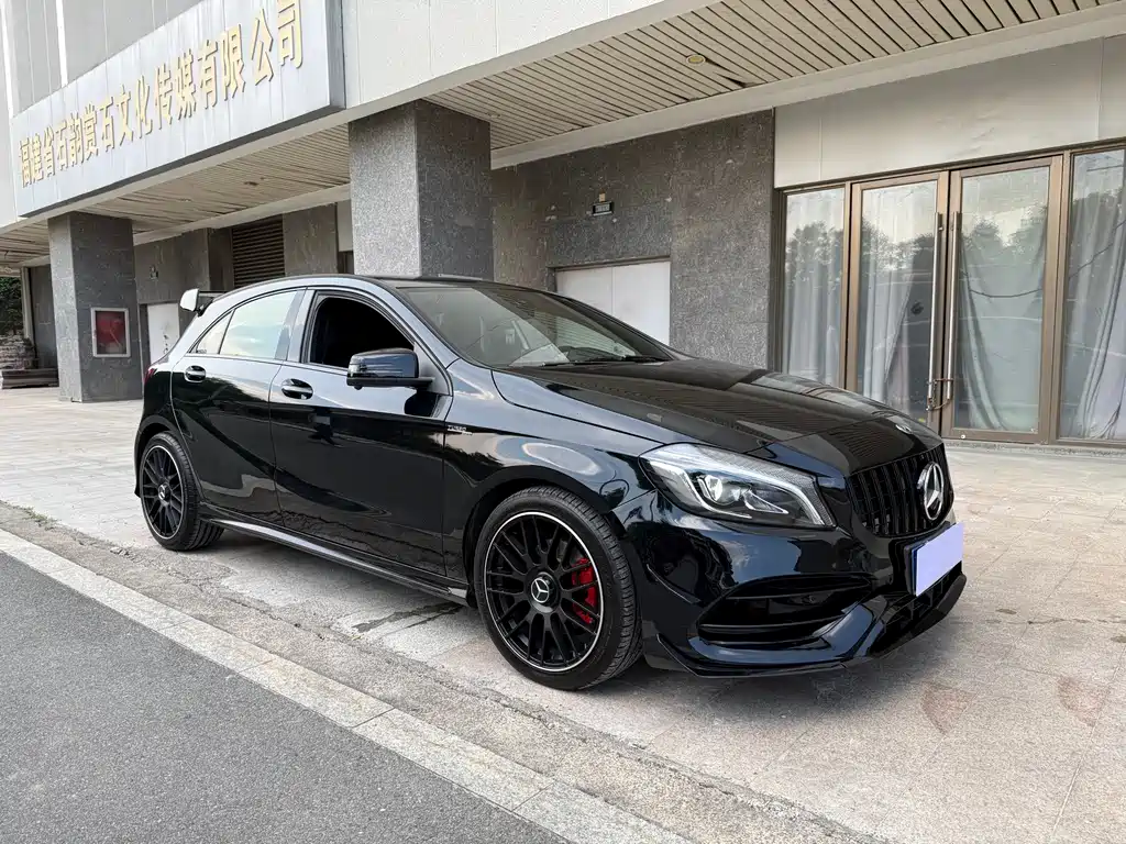 Mercedes-Benz A-Class 2018 — фото 3