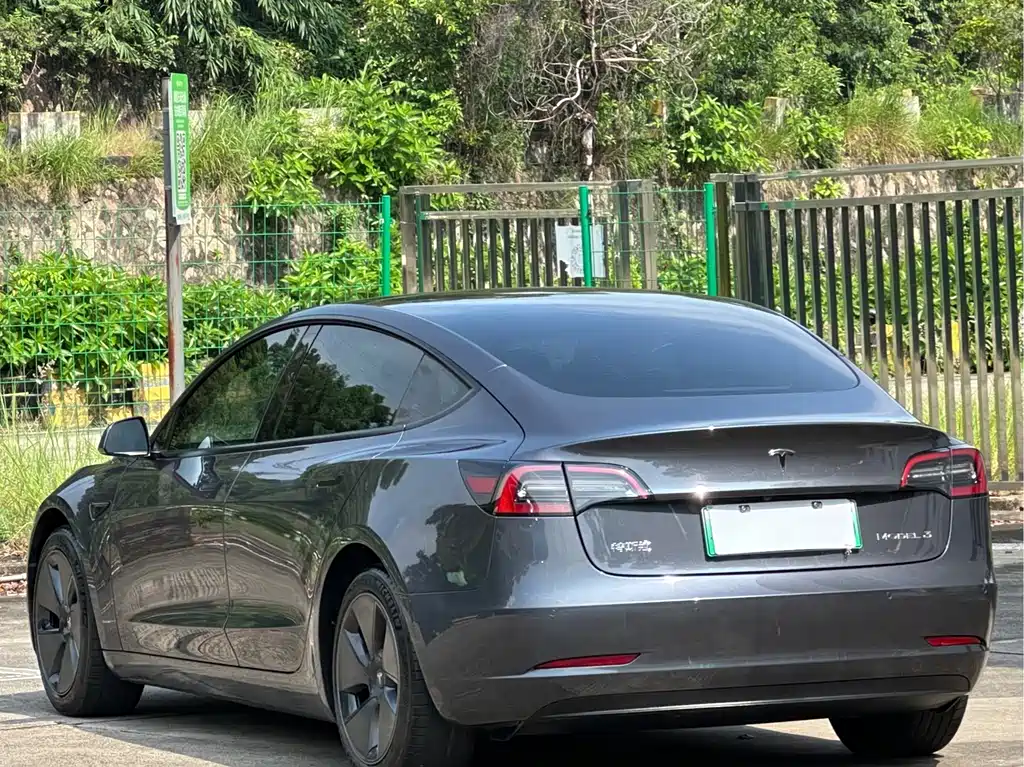 Tesla Model 3 2021 — фото 15