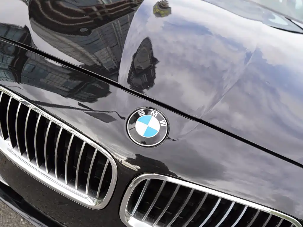 BMW 5 Series 2011 — фото 17