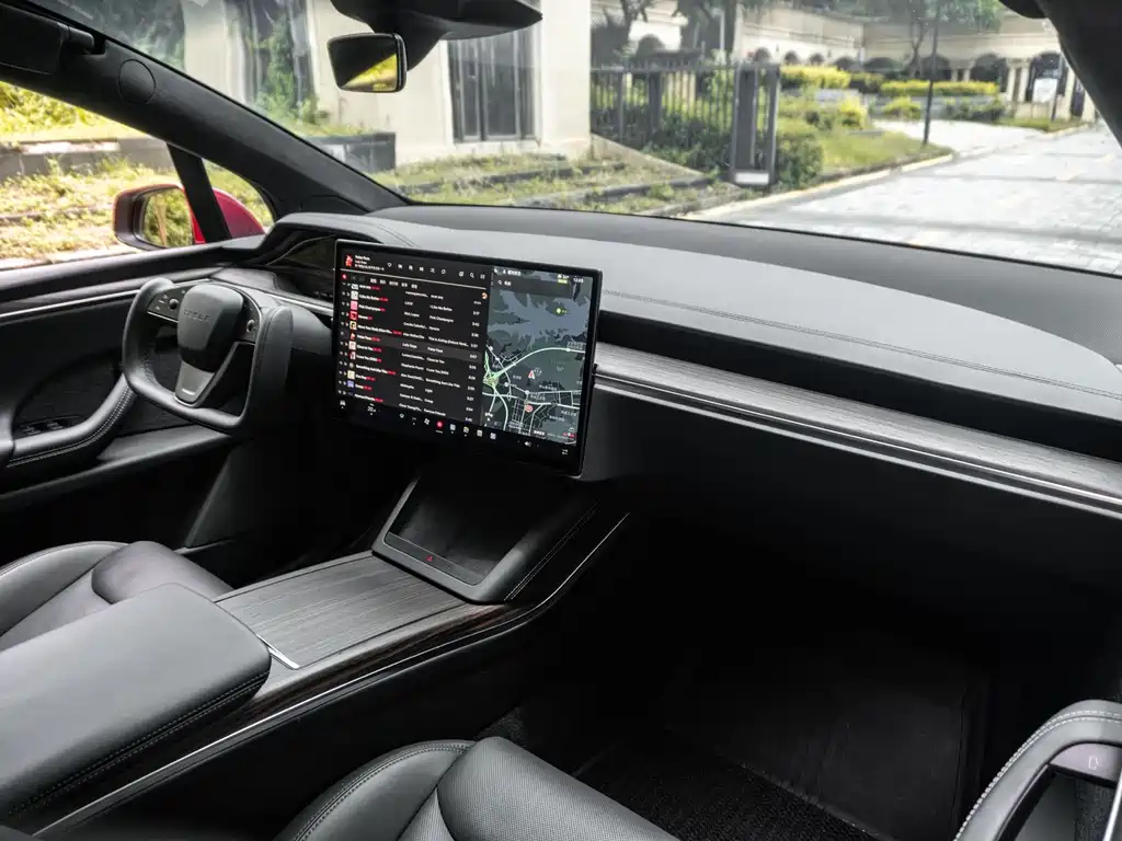 Tesla Model X 2023 — фото 13