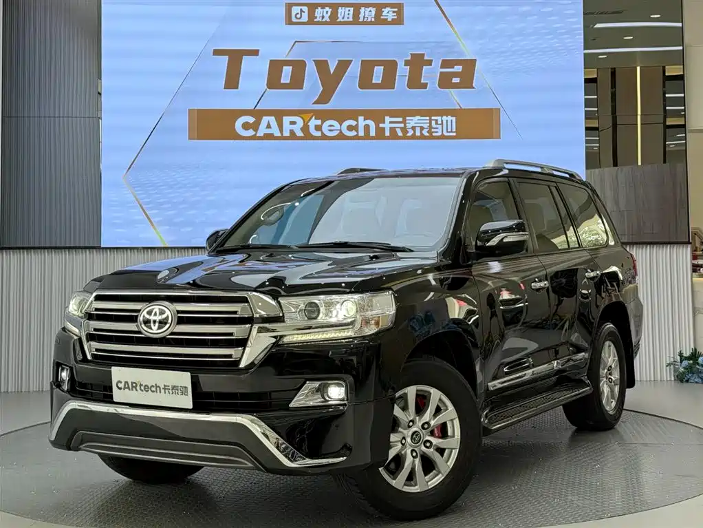 Toyota Land Cruiser 2019 — фото 1