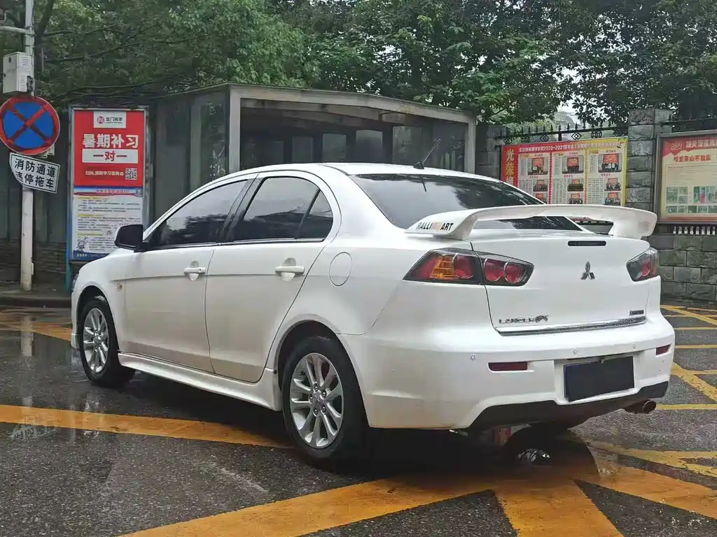 Mitsubishi Lancer EX 2013 — фото 14