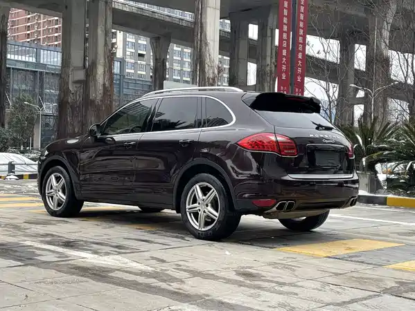 Porsche Cayenne 2011