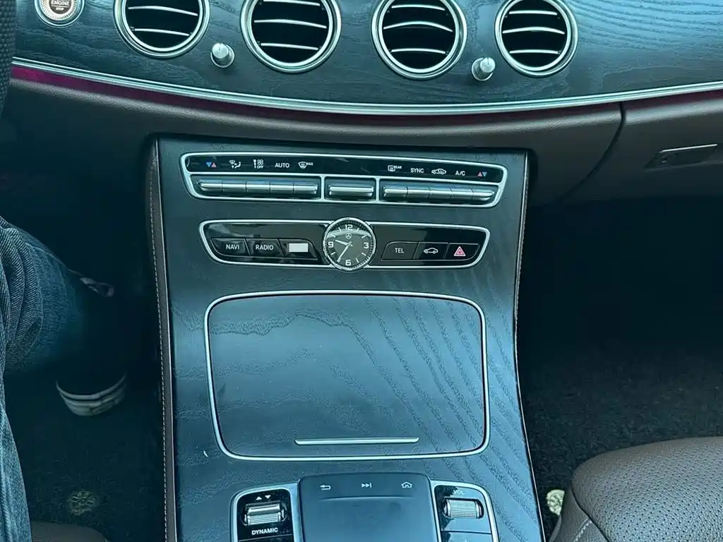 Mercedes-Benz E-Class 2018 — фото 10
