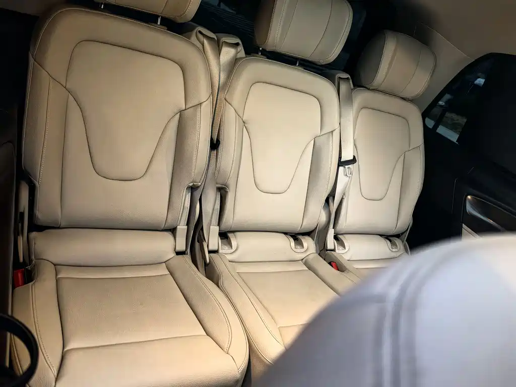 Mercedes-Benz V-Class 2022 — фото 16