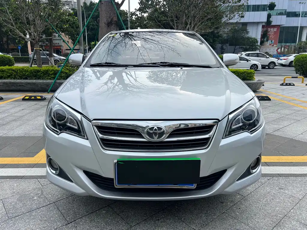 Toyota Corolla 2015 — фото 3