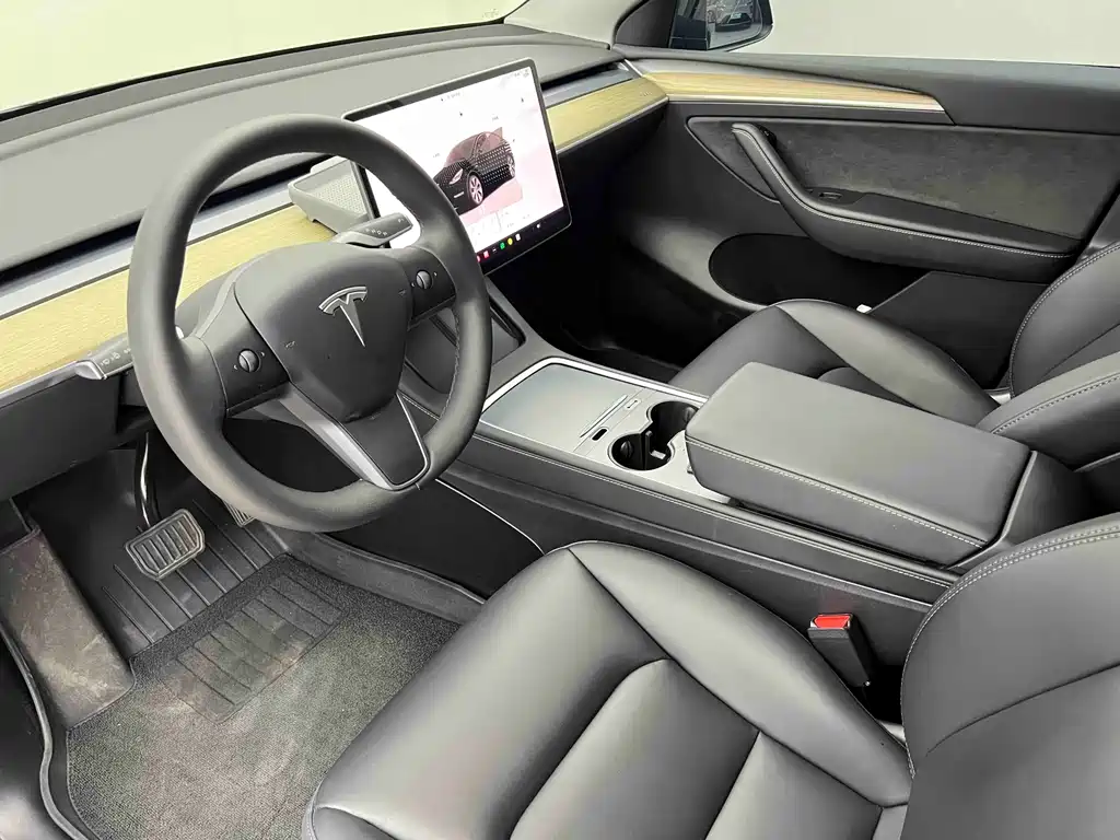 Tesla Model Y 2023 — фото 12