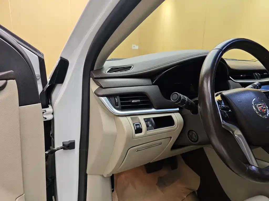 Cadillac XTS 2015 — фото 13