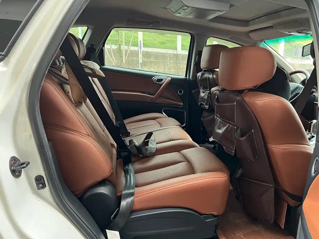 Luxgen Big 7 SUV 2014 — фото 26