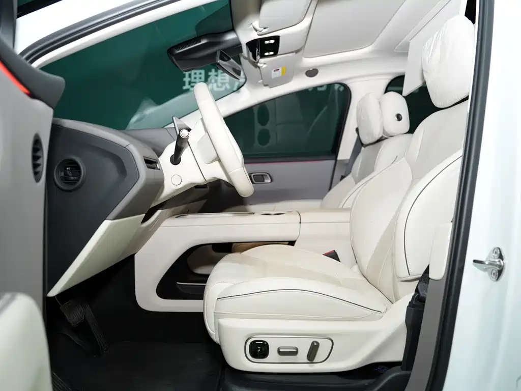 Li Auto i8 2025 — фото 19