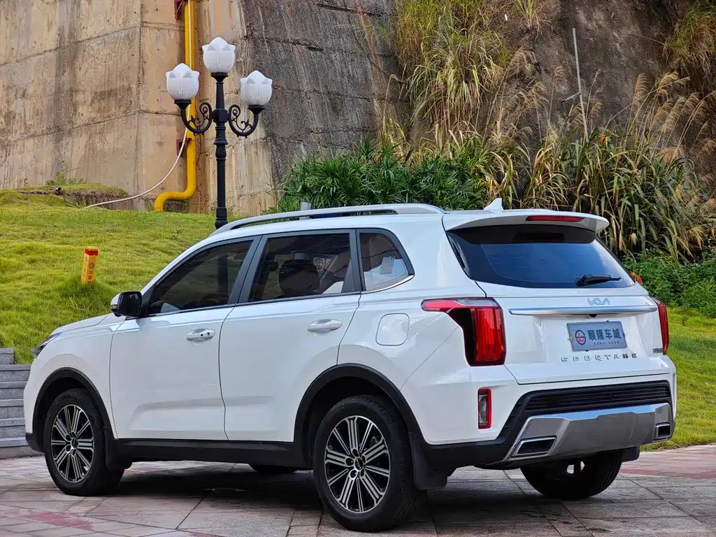 Kia Sportage 2022 — фото 13