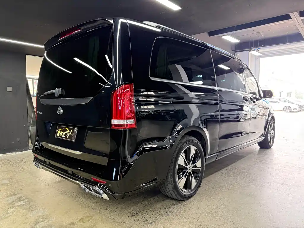 Mercedes-Benz V-Class 2019 — фото 14