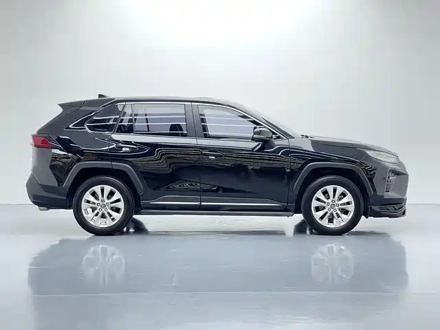 Toyota Wildlander 2021 — фото 9