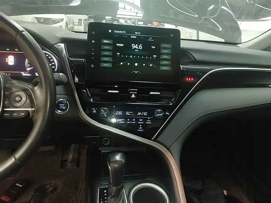 Toyota Camry 2023 — фото 13