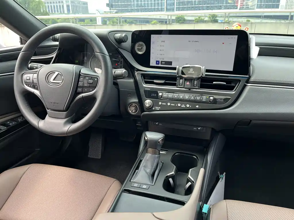 Lexus ES 2024 — фото 13