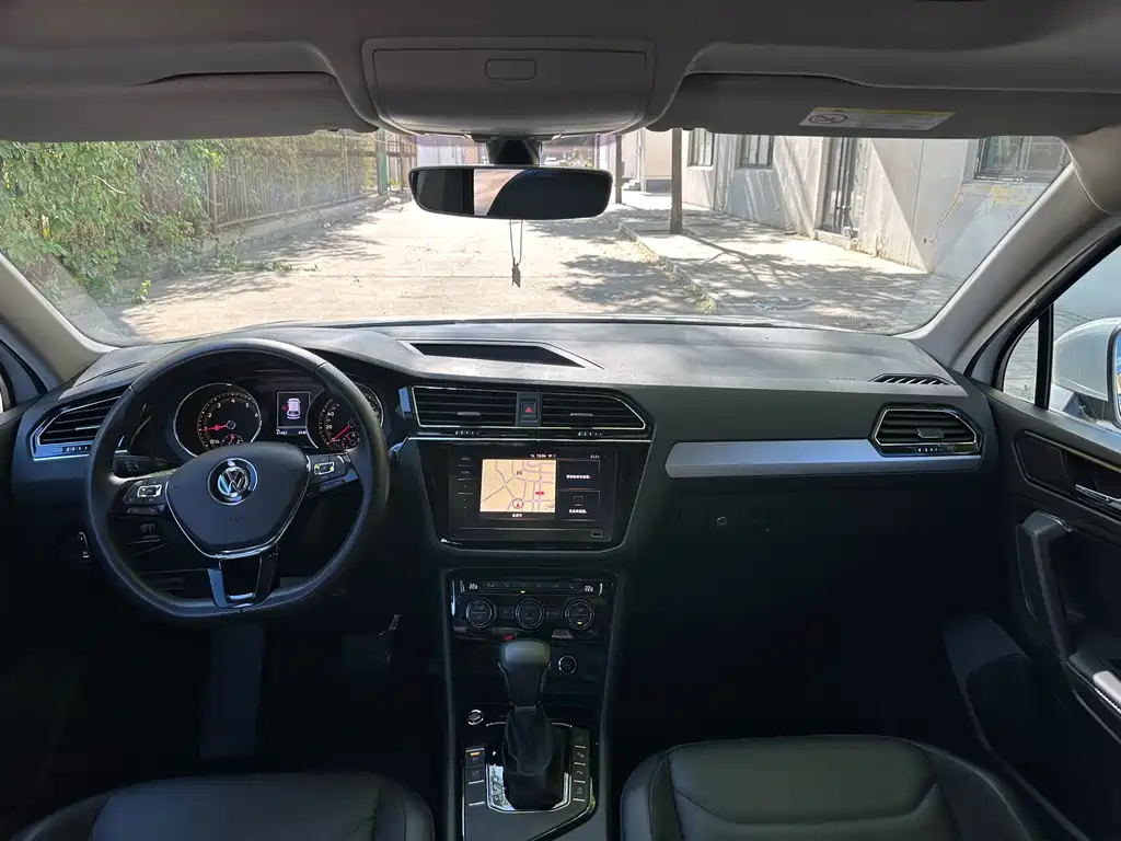 Volkswagen Tiguan L 2020 — фото 16