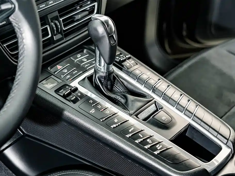 Porsche Macan 2019 — фото 12