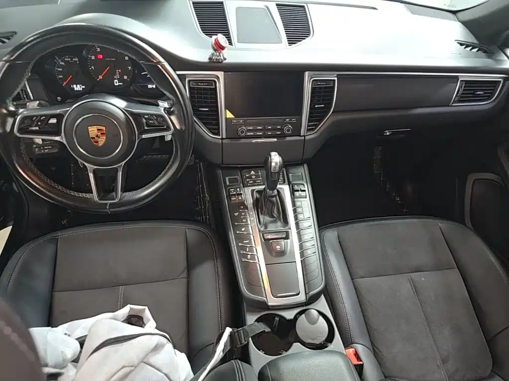 Porsche Macan 2018 — фото 10