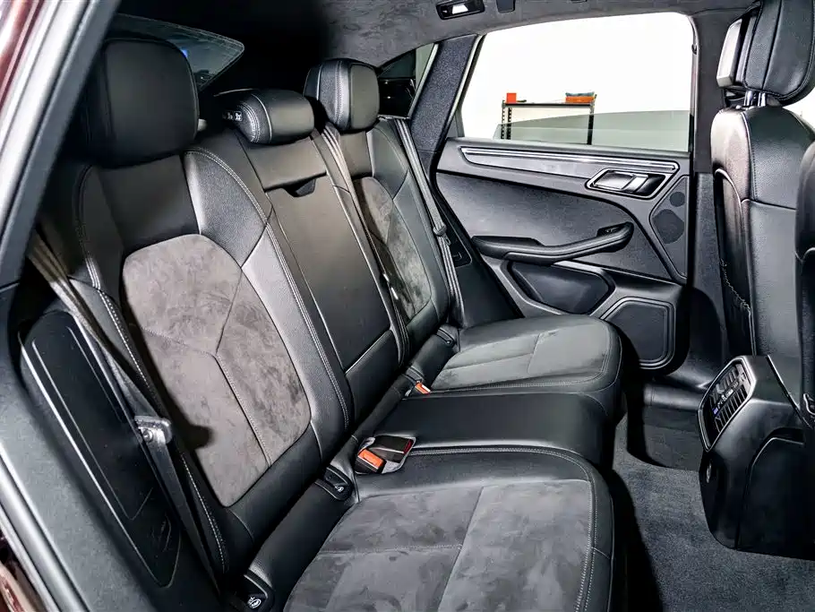 Porsche Macan 2019 — фото 23