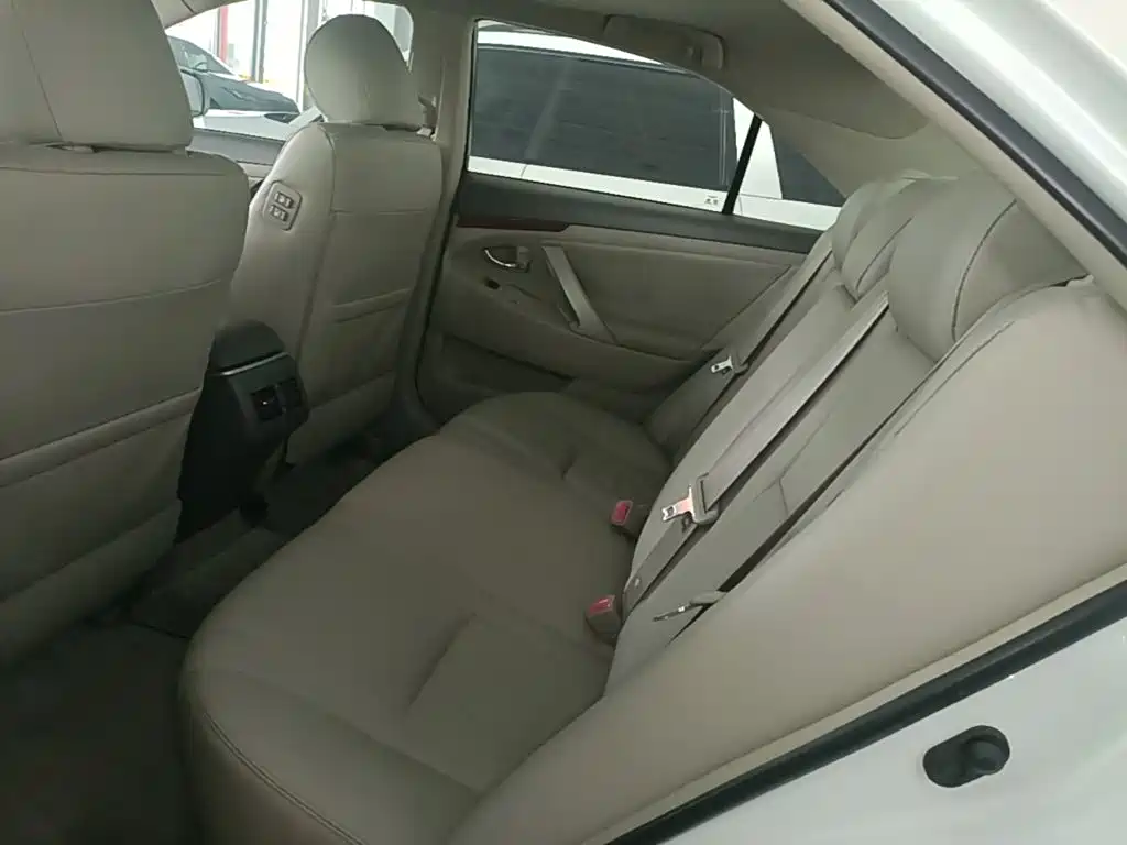 Toyota Camry 2014 — фото 17
