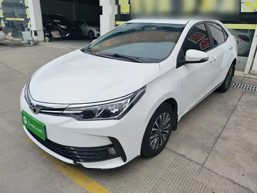 Toyota Corolla 2019 — фото 1