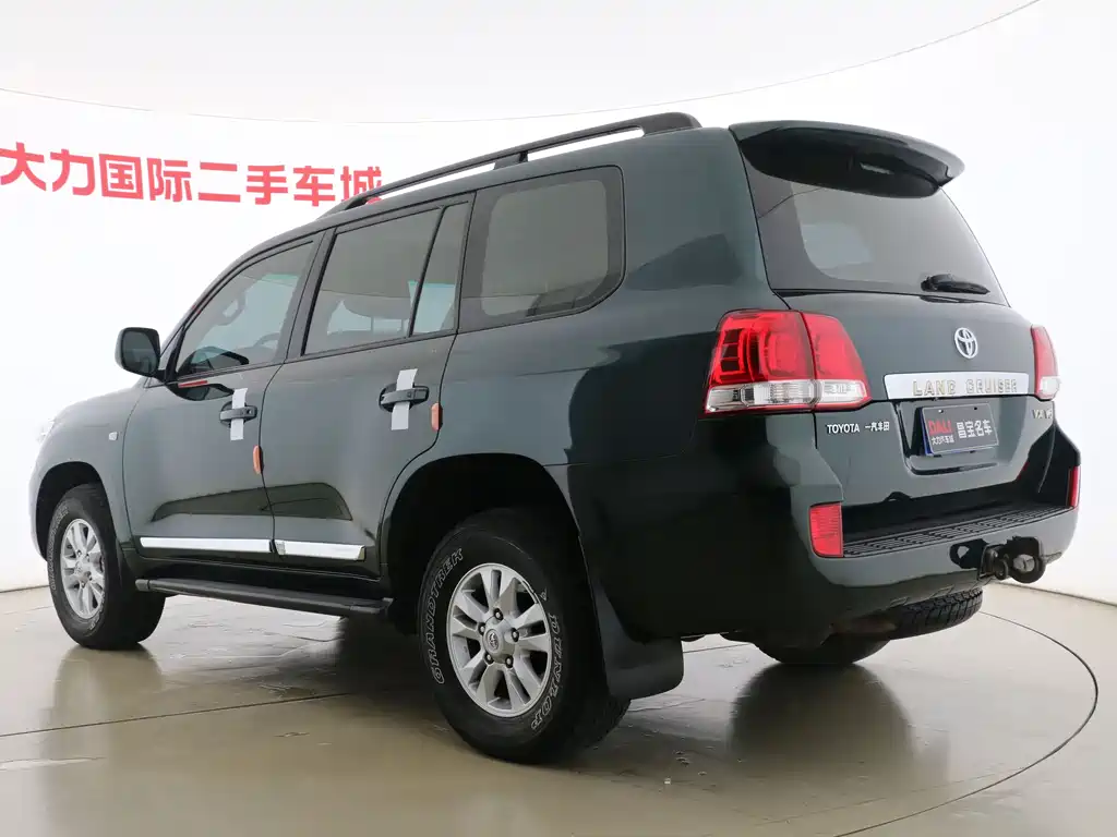 Toyota Land Cruiser 2011 — фото 22
