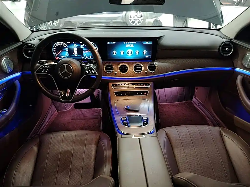 Mercedes-Benz E-Class 2023 — фото 10