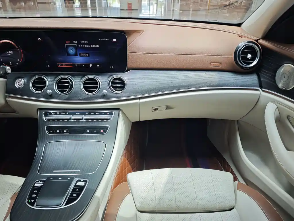 Mercedes-Benz E-Class 2022 — фото 15