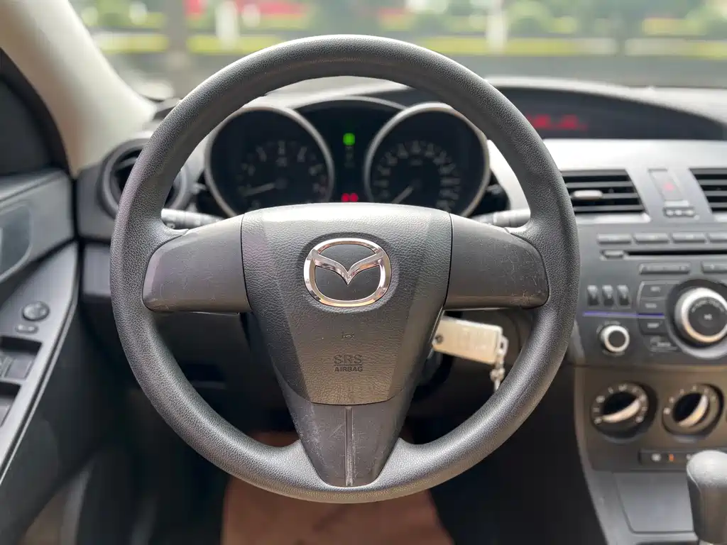 Mazda 3 Xingcheng 2014 — фото 11