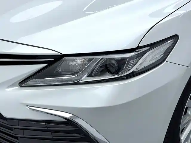 Toyota Camry 2022 — фото 19