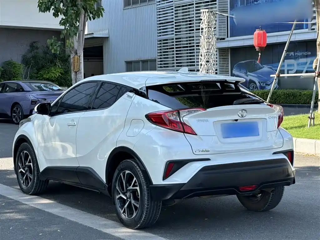 Toyota C-HR 2021 — фото 6