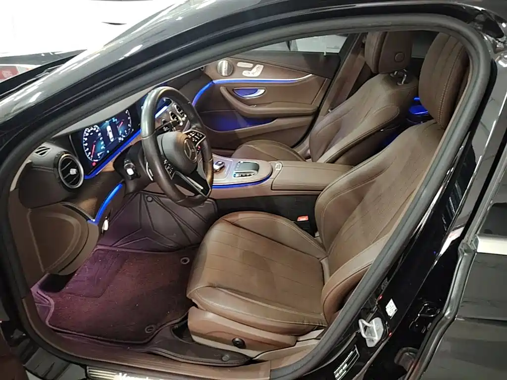 Mercedes-Benz E-Class 2023 — фото 15