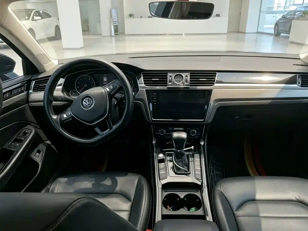 Volkswagen Phideon 2017 — фото 4