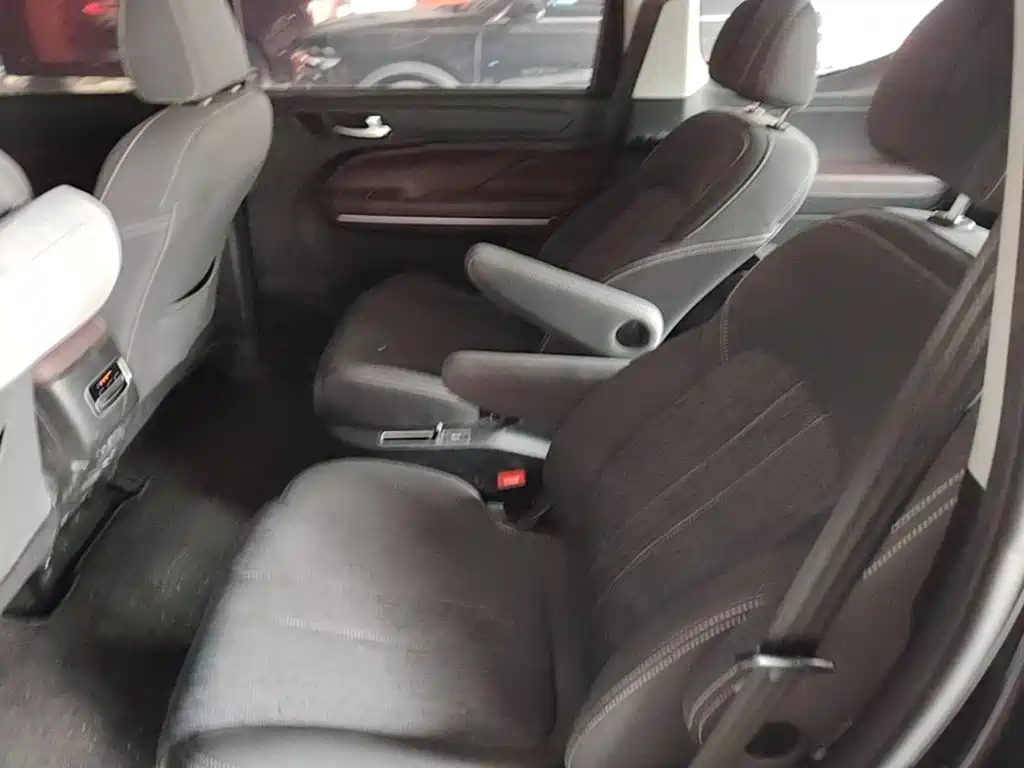GAC Motor Trumpchi M6 2022 — фото 17