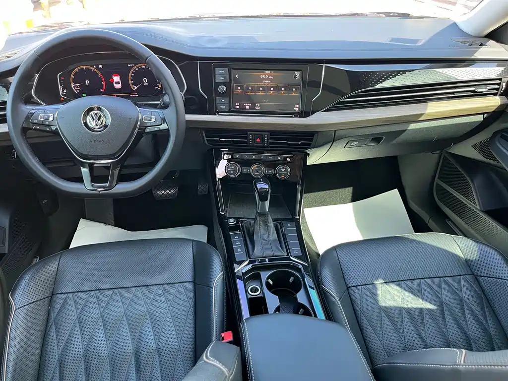 Volkswagen Passat 2019 — фото 20