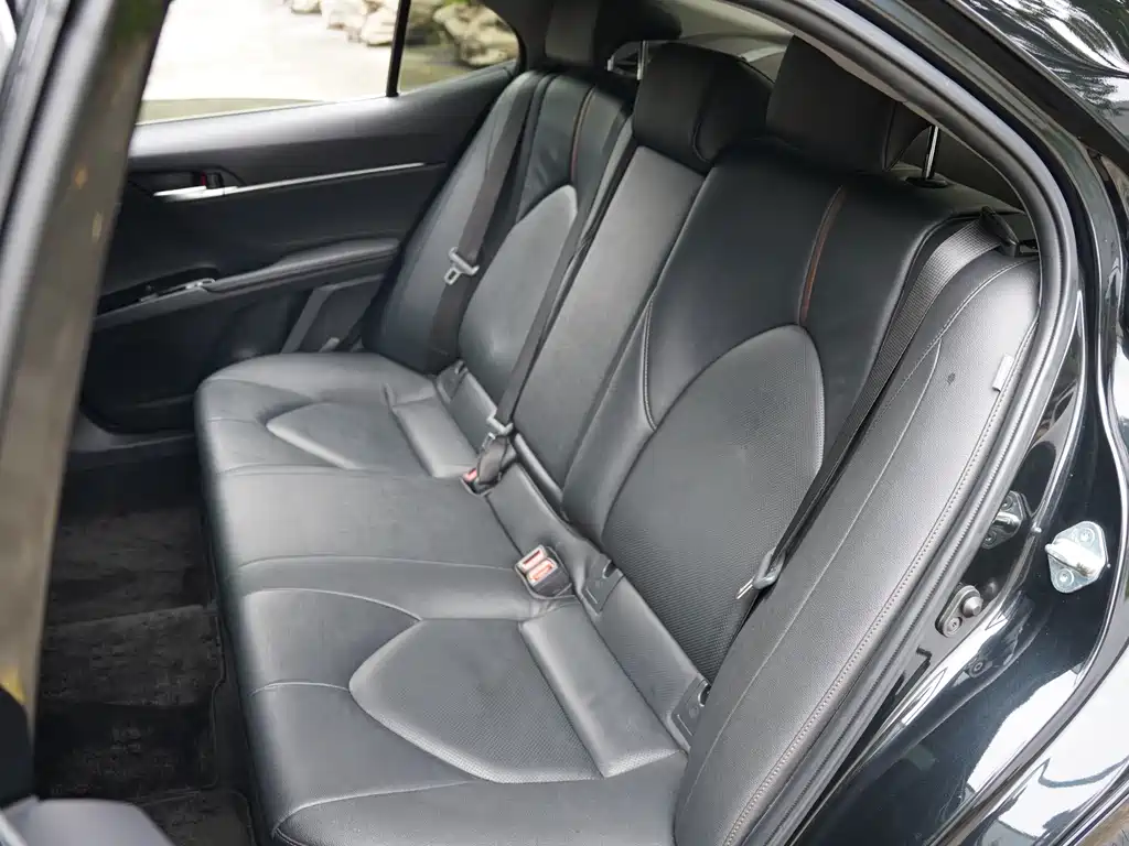 Toyota Camry 2020 — фото 20