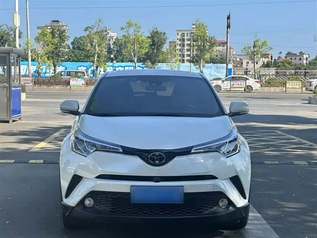 Toyota C-HR 2021 — фото 4