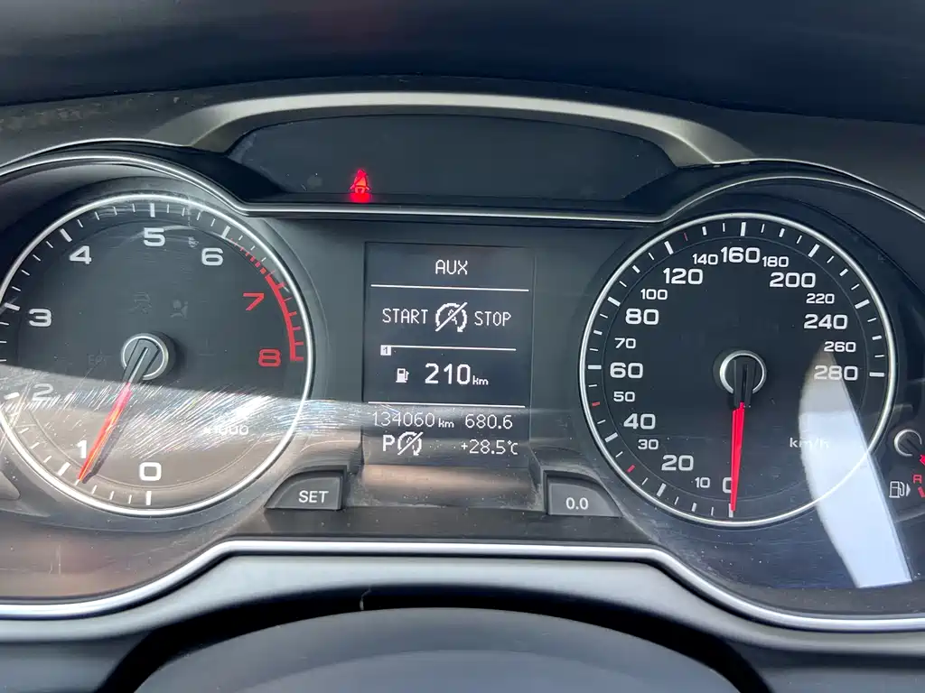 Audi A4L 2016