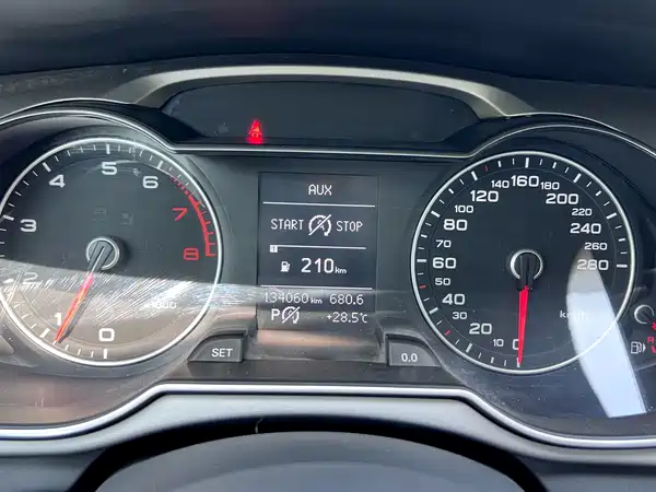 Audi A4L 2016