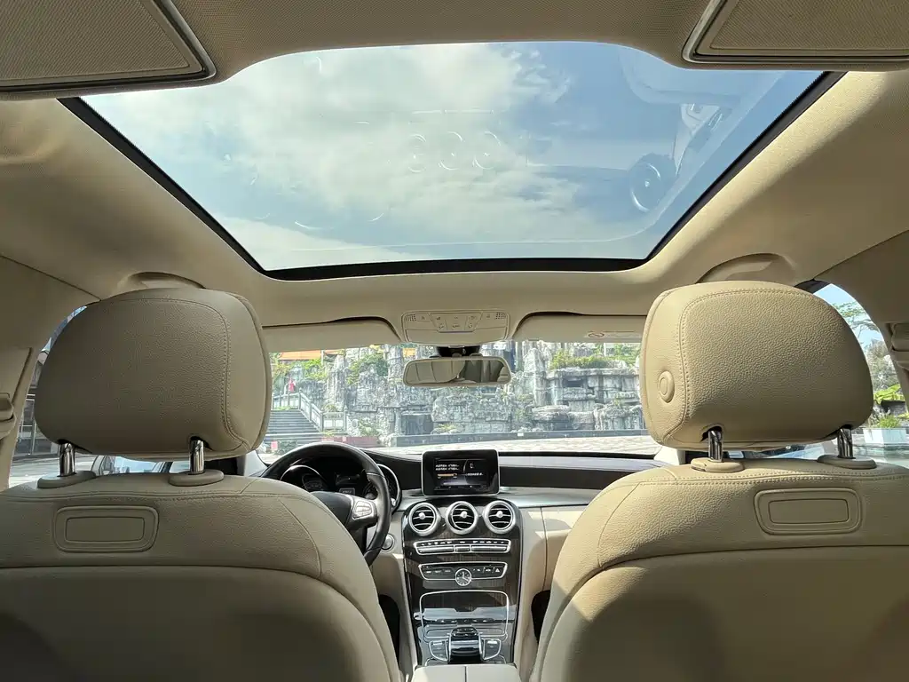 Mercedes-Benz C-Class 2018 — фото 16
