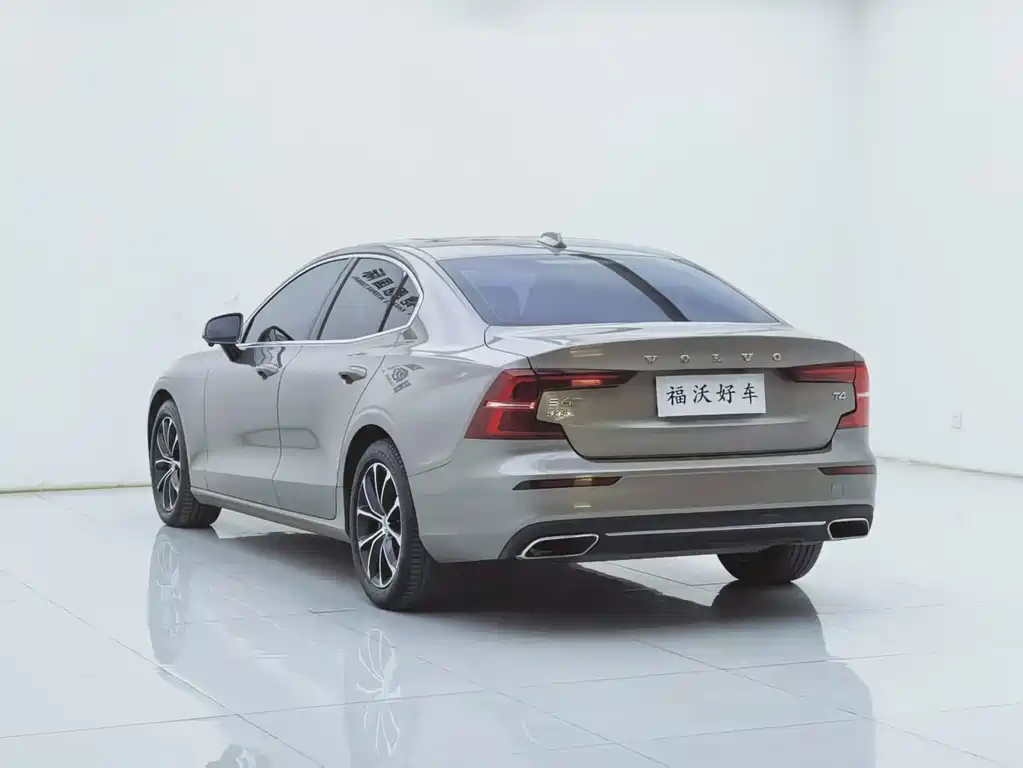 Volvo S60 2021 — фото 32
