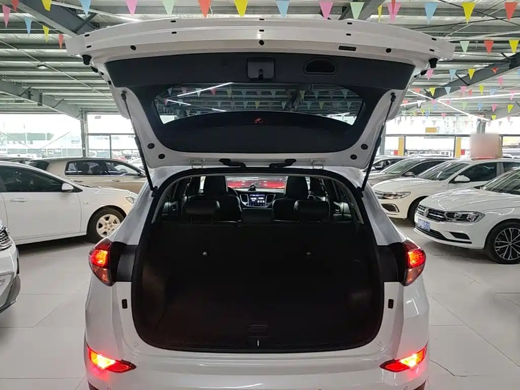 Hyundai Tucson 2018 — фото 19