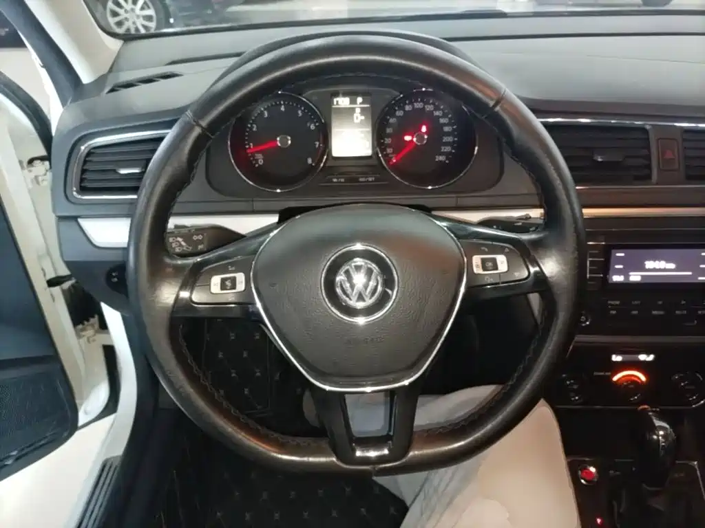 Volkswagen Gran Lavida 2018 — фото 11