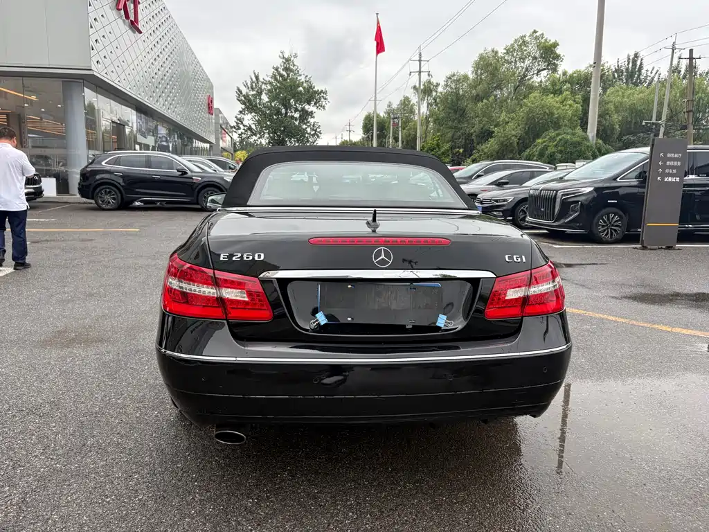 Mercedes-Benz E-Class 2010