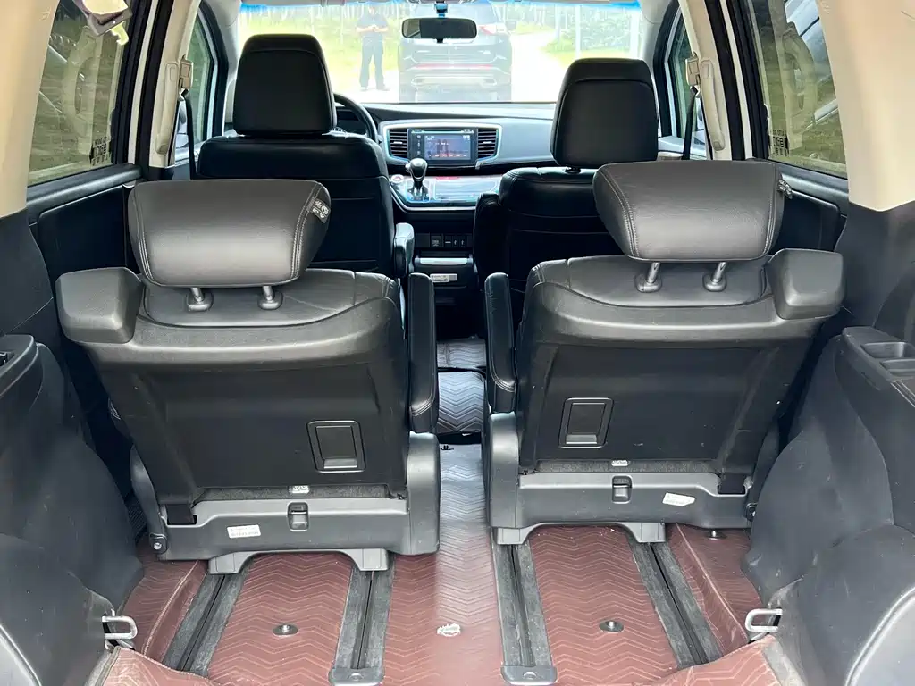 Honda Odyssey 2016 — фото 9