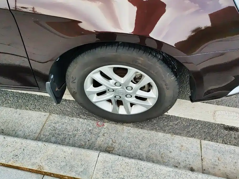 Geely Emgrand 2016