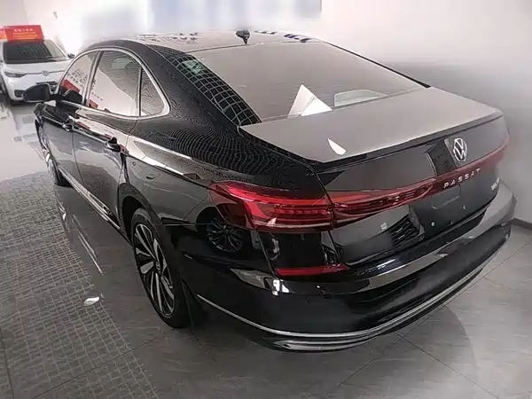 Volkswagen Passat 2025