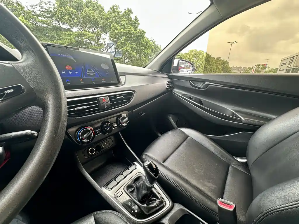 Hyundai Elantra 2019 — фото 11